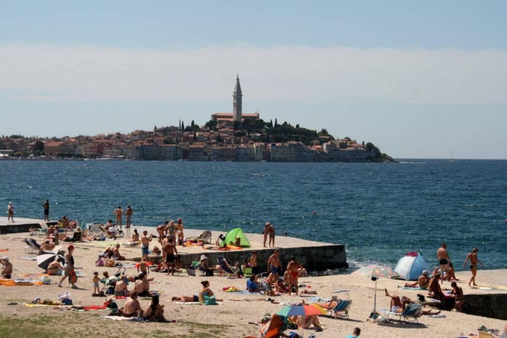 Near Beach - Apartments Marica - Studio Rovinj Exterior photo